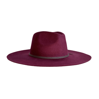 Limited Edition - Viva Bordeaux - Fedora in Bordeaux Rot aus 100% Wolle - Trendfarbe Herbst/Winter2024 - Fedora Hut für Frauen - Nimanita Hats & Accessoires_  Wollfilz Hüte für Frauen