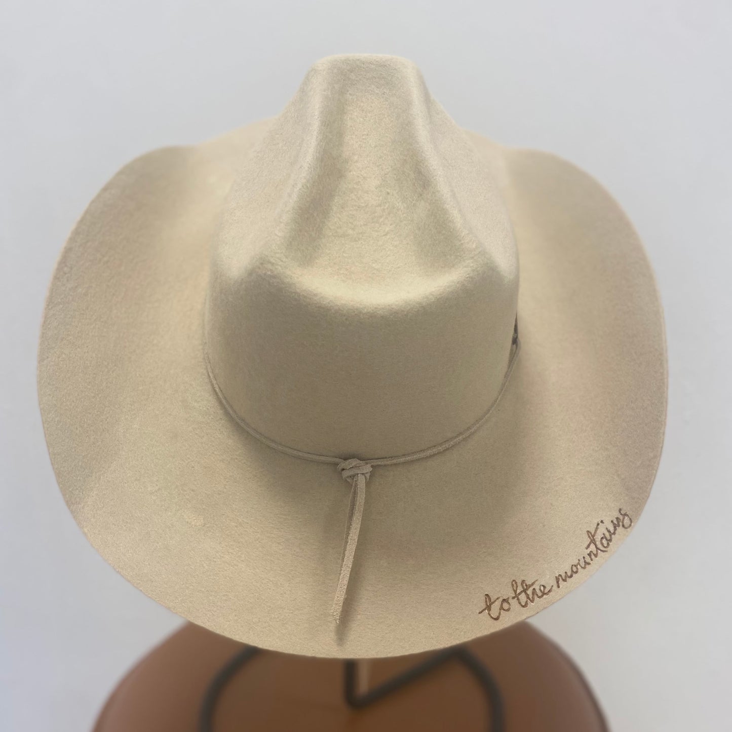 Personalisierter Fedora Hut für Frauen | Damenhüte mit Personalisierung | Nimanita Hats & Accessoires - Hüte für Frauen