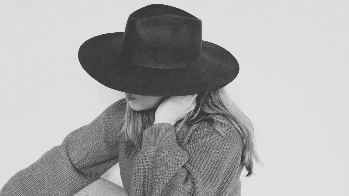 Pure Collection - Minimalistische & moderne Fedora Hüte für Frauen aus 100% Wolle in den Trendfarben Braun, Beige und Grün. Fedora Damenhüte mit breiter und steifer Krempe - Nimanita Hats & Accessoires - Hüte für Frauen - shop Damenhüte online